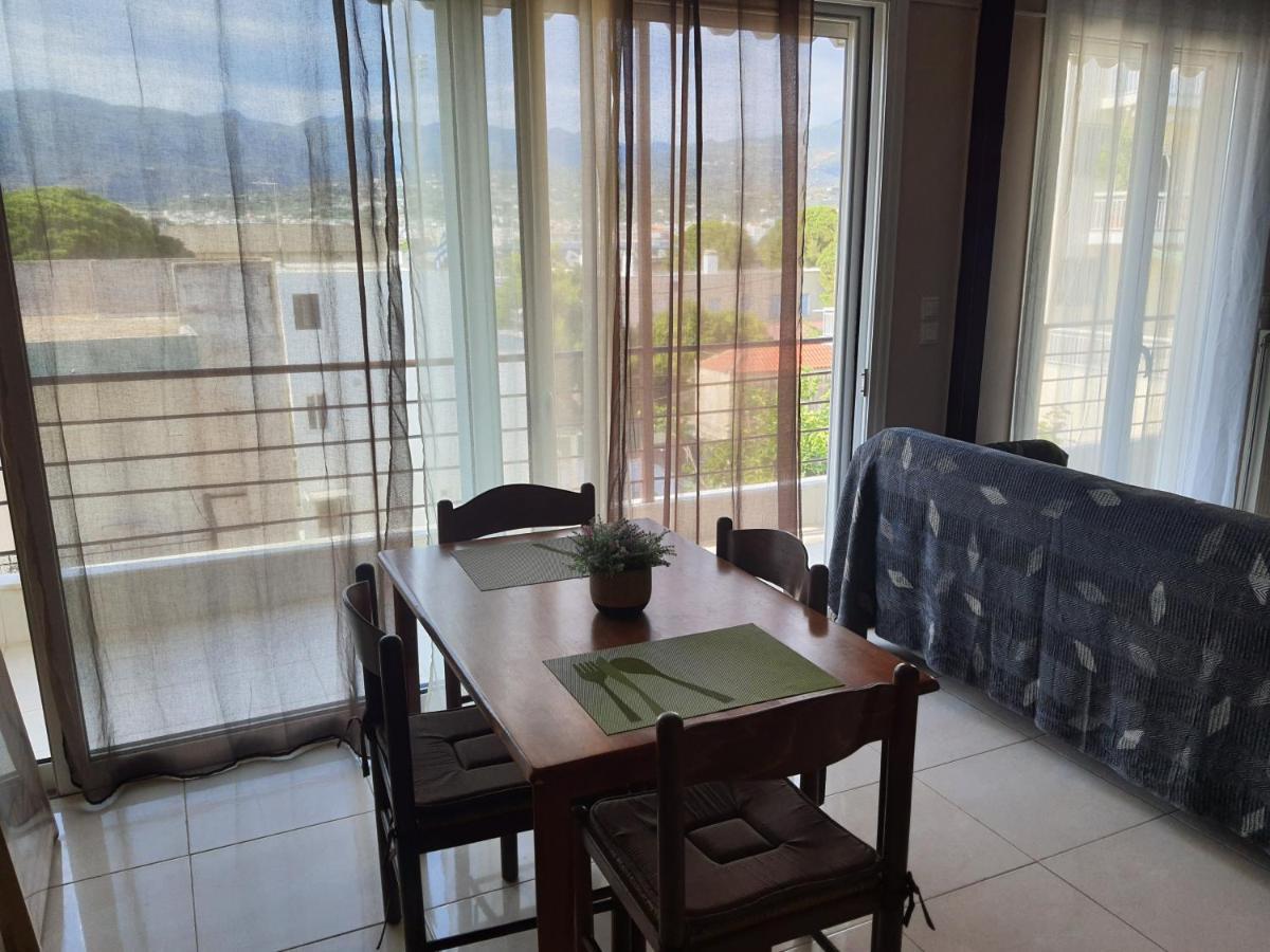 Seaside Beach Apartment Kalamata Ngoại thất bức ảnh